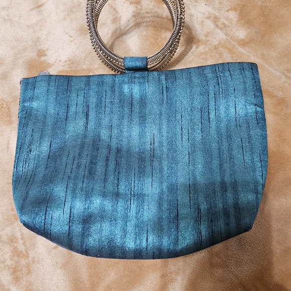 Fancy wrist wallet for special occasions - Picture 2 of 3